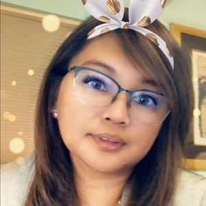 Meet your Posher, Caroline